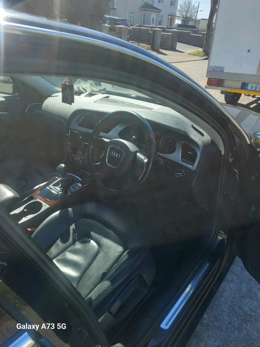 2010 Audi  A4 2.0 Diesel - Image 4