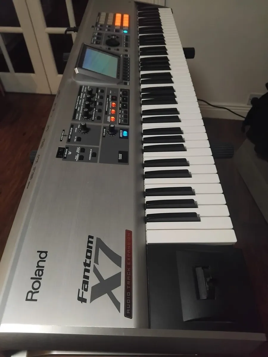 Roland Fantom X7 Keyboard - Image 1