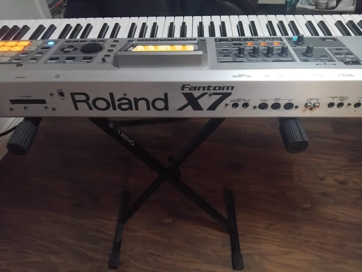 Roland Fantom X7 Keyboard - Image 2