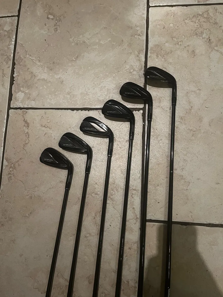 Taylormade Stealth Irons Limited Ed(Black)5-PW - Image 1
