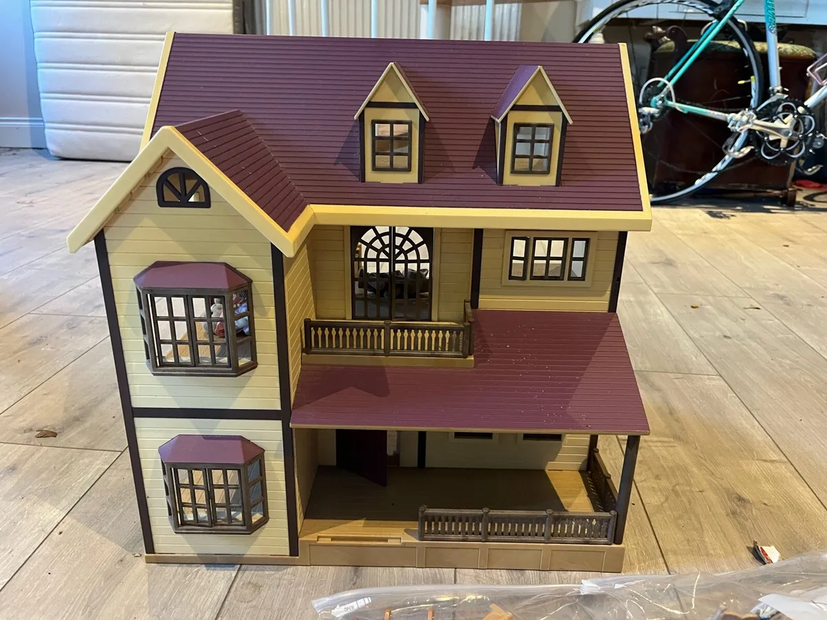 Sylvanian Families Oakwood Manor & toy shop - Image 1