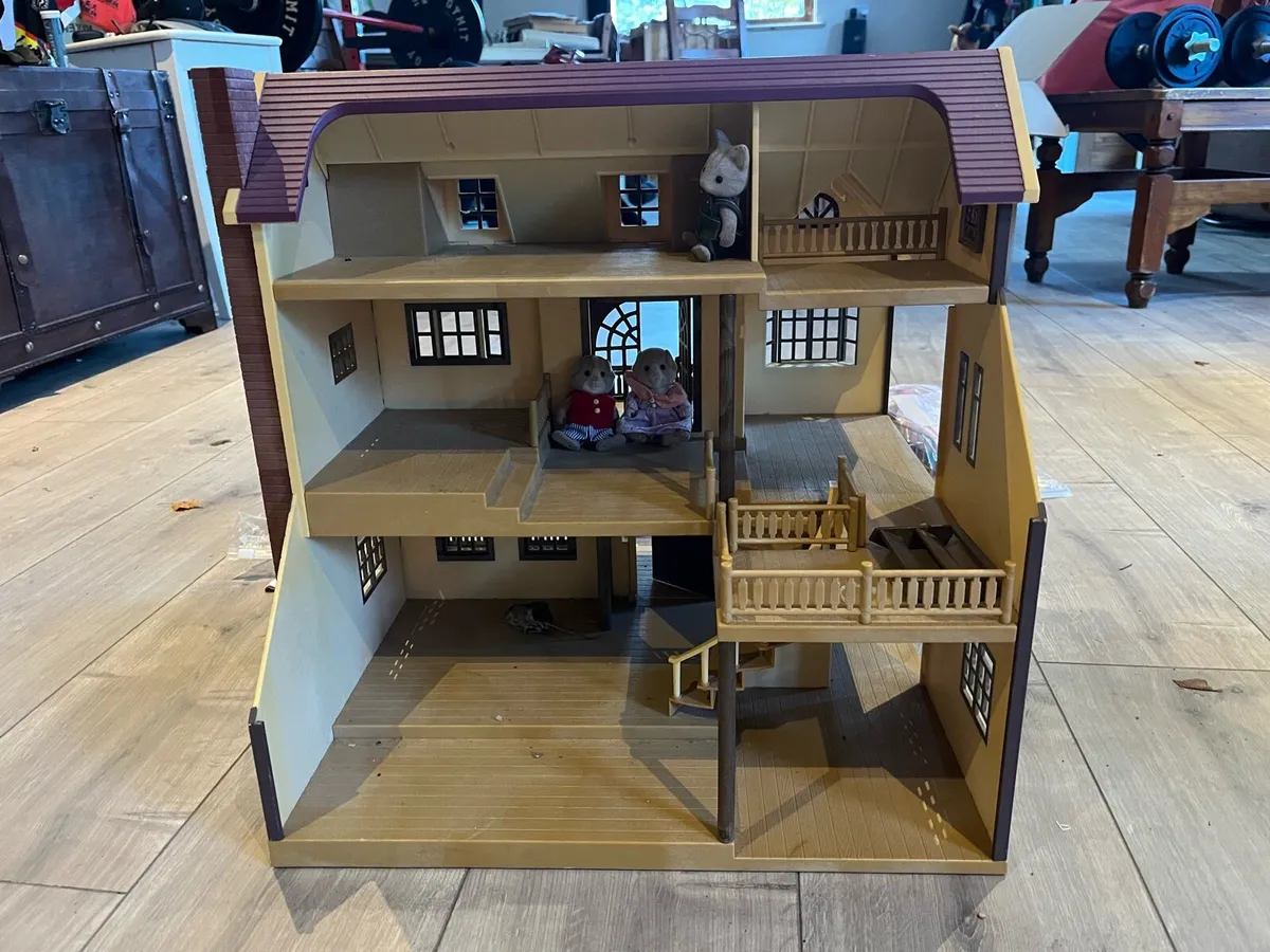 Sylvanian Families Oakwood Manor & toy shop - Image 2
