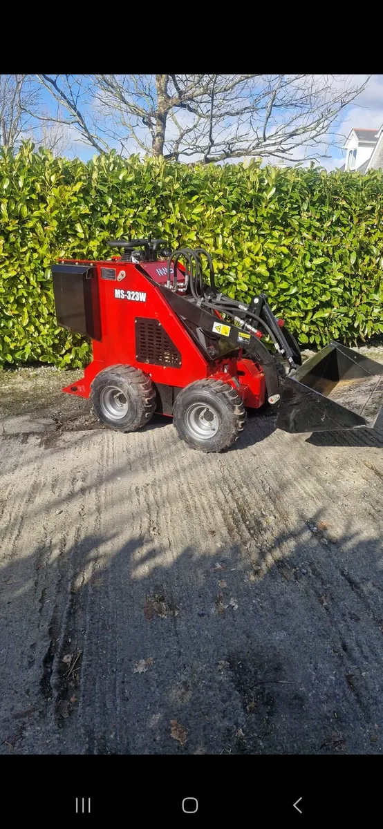Skid steer - Image 1