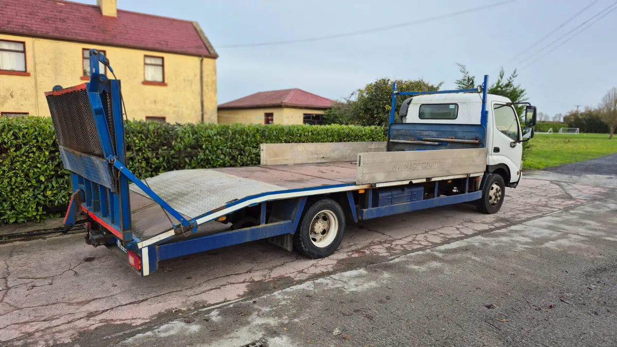 Hino beavertail recovery - Image 3