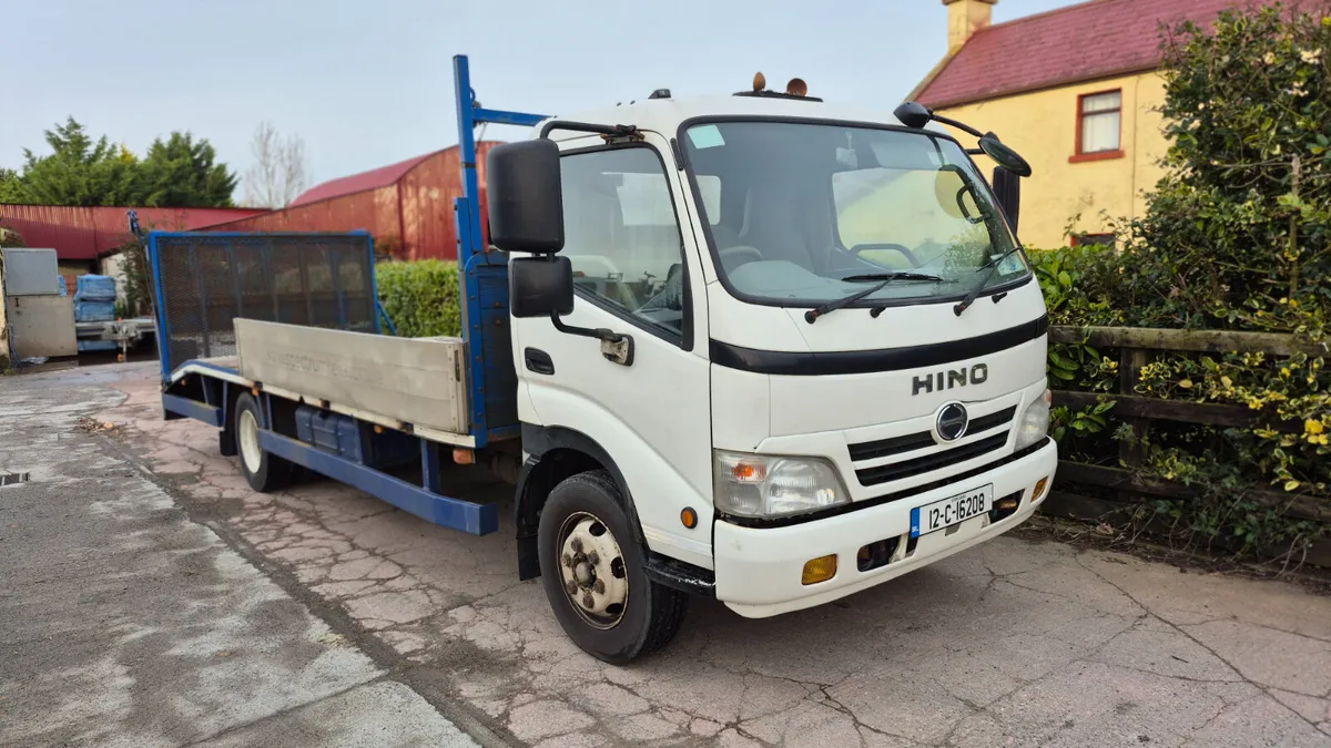 Hino beavertail recovery - Image 1