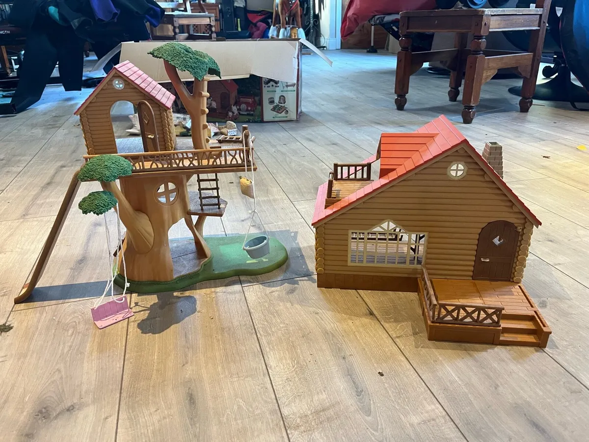 Sylvanian families tree house, log cabin & accesso - Image 3