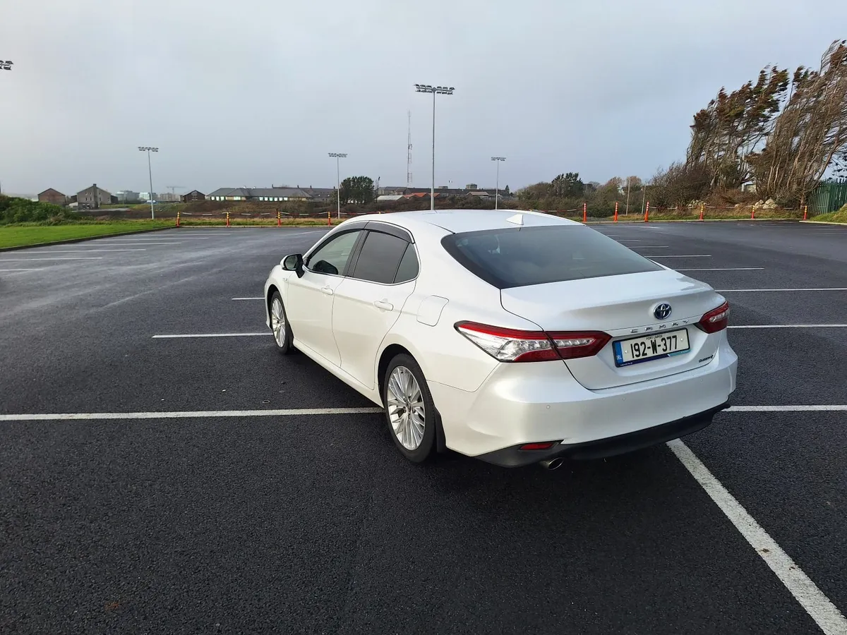 Toyota Camry 2019 - Image 3