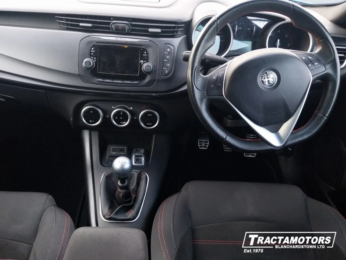 Alfa Romeo Giulietta 1.6 JTD 120HP SUPER SPORT 4DR - Image 2