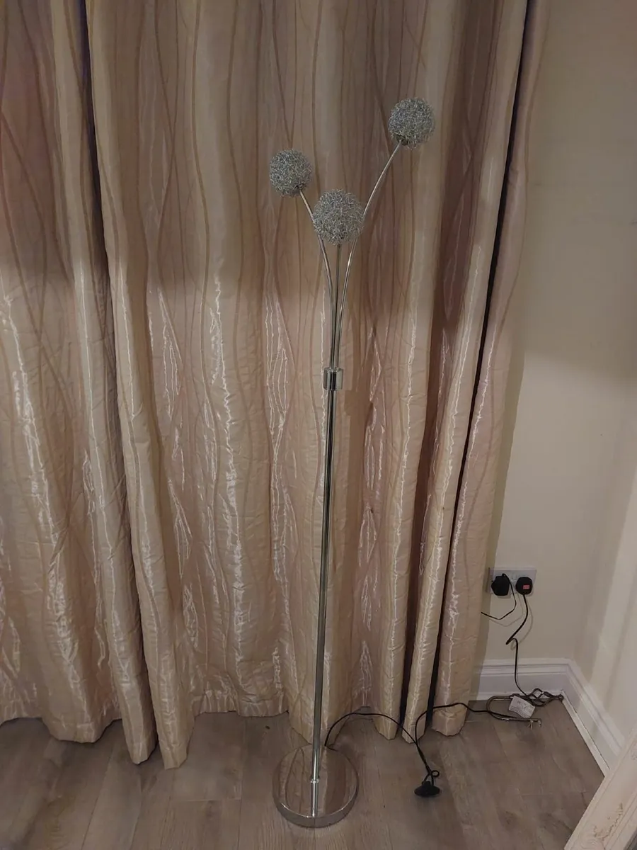 Silver free standing lamp - Image 2