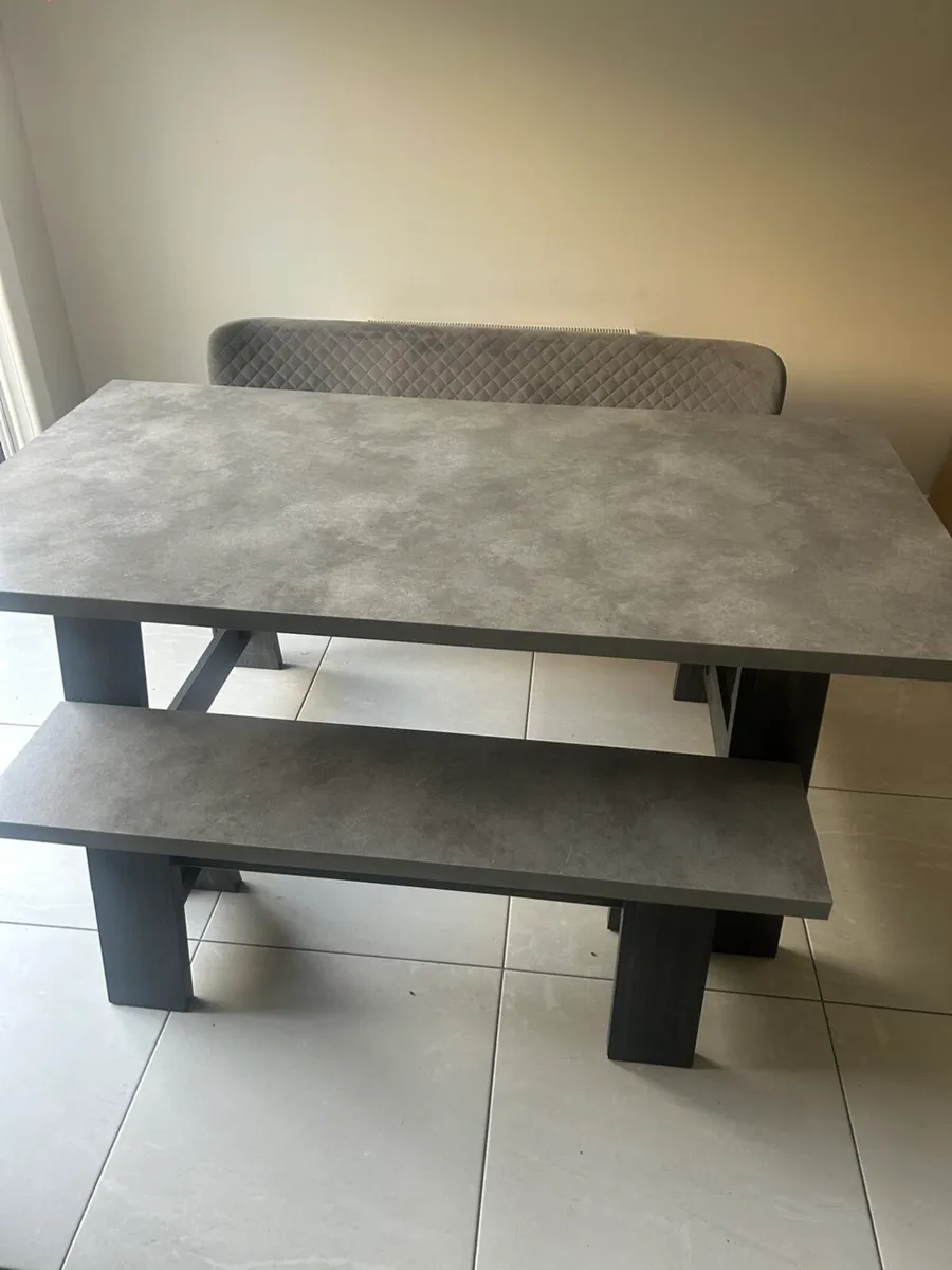 Dining table & bench - Image 1