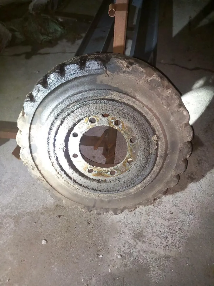 Sideloader 2t forklift tyres - Image 1