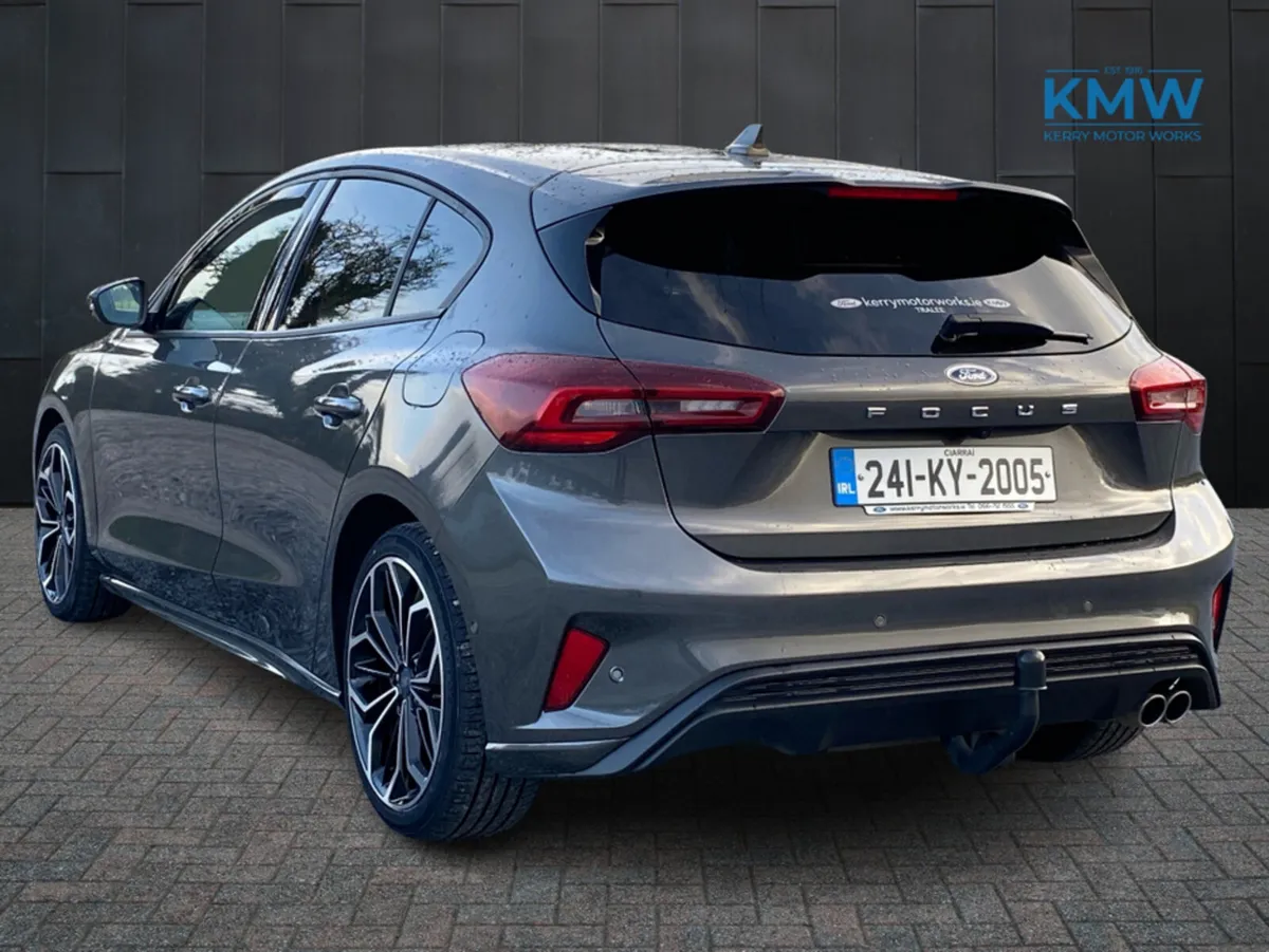 Ford Focus ST-Line 1.5 TDCI 120BHP Automatic... 18 - Image 4