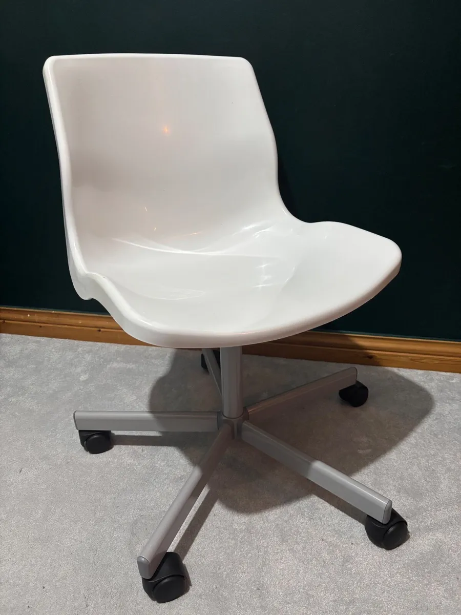 White ikea chair