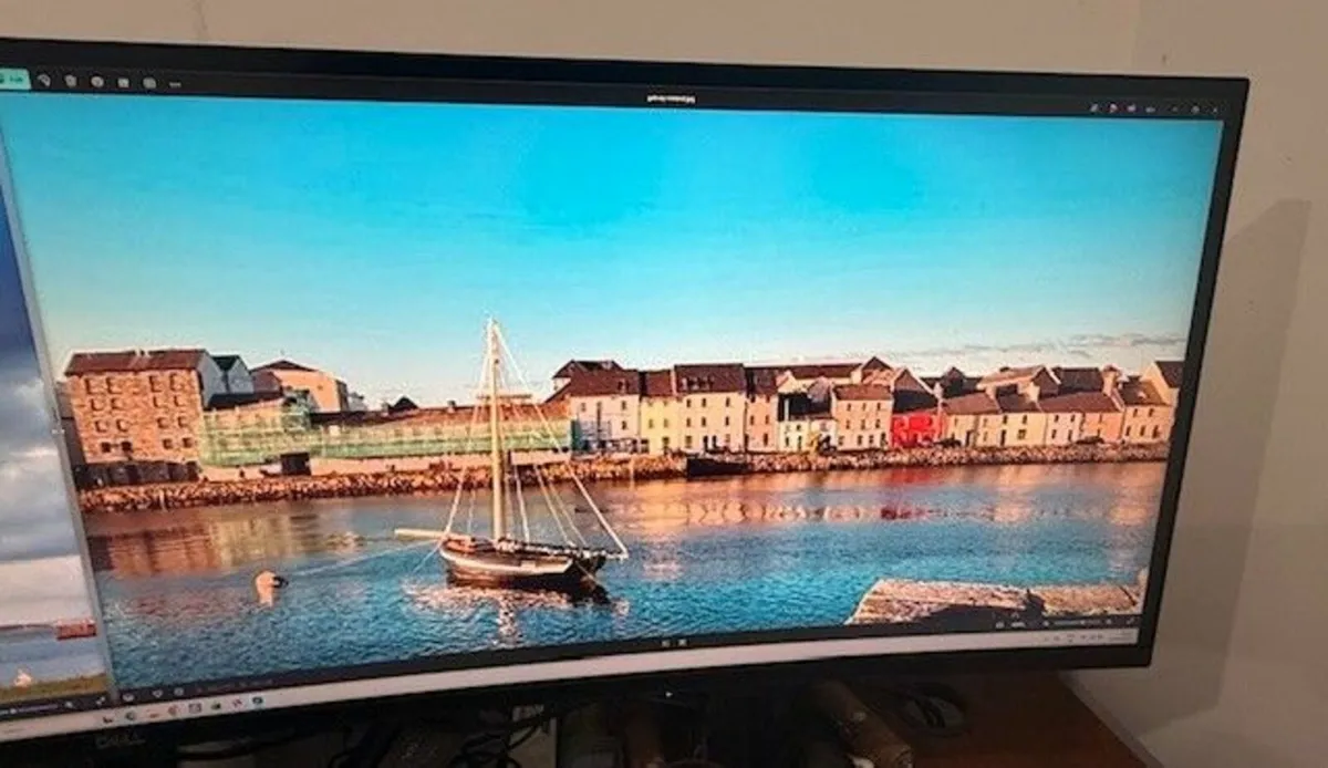 Dell UltraSharp 49 Curved USB-C Hub Monitor - U492 - Image 3