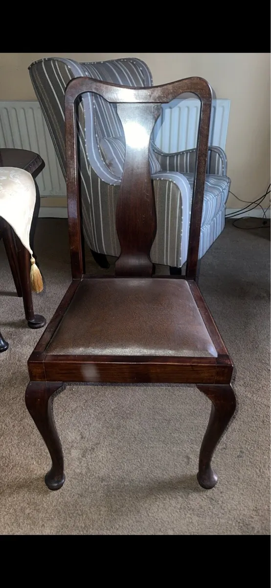 Mahogany dining table and chair set - Image 1