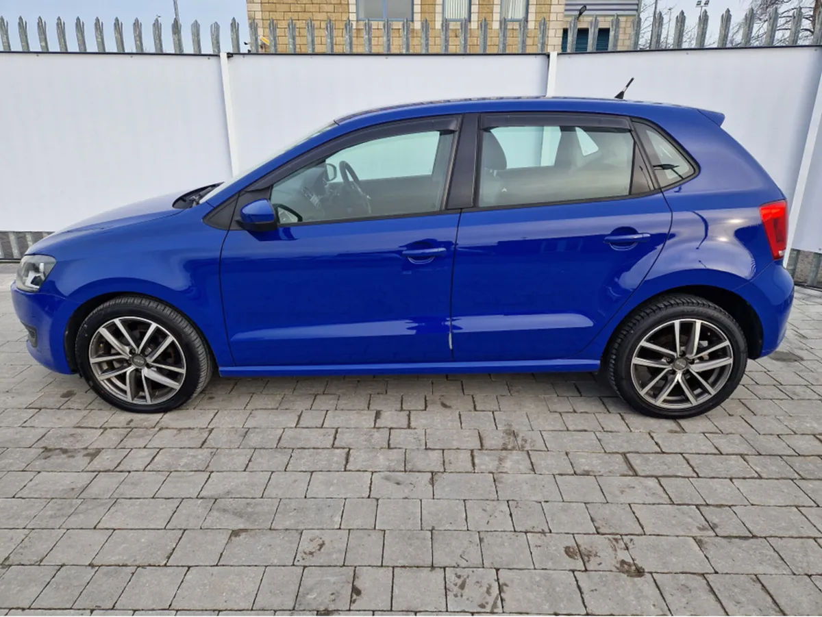Volkswagen Polo 1.2 PETROL AUTO - Image 4