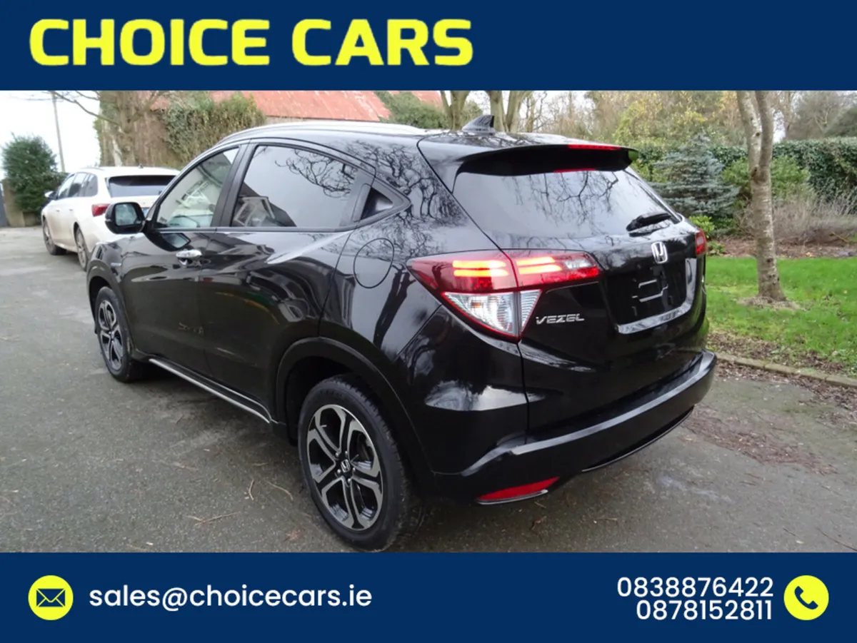 Honda Vezel 1.5 AUTO HYBRID Z SPEC - Image 4