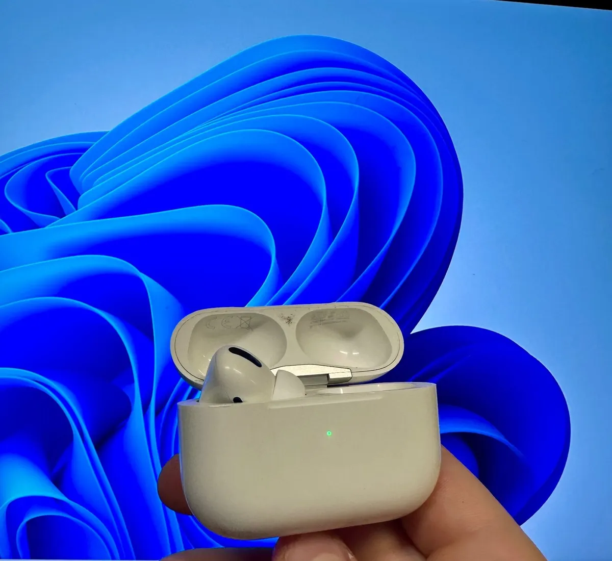 AirPods Pro Apple Original headphones earphones - Image 1