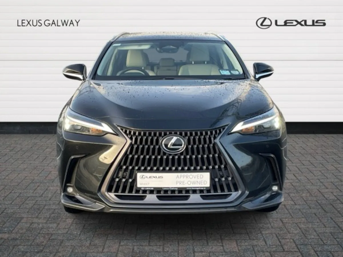 Lexus NX NX 450h+ Executive 252 // Remote Central - Image 4