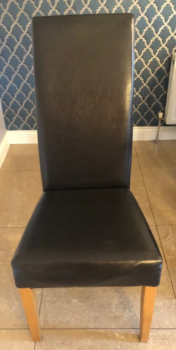 Table & 6 Chairs - Image 3