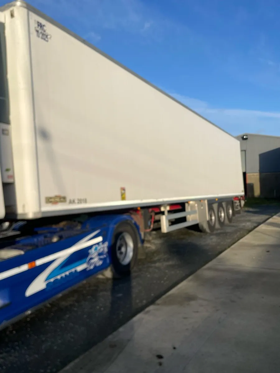 2010 chereau fridge - Image 1
