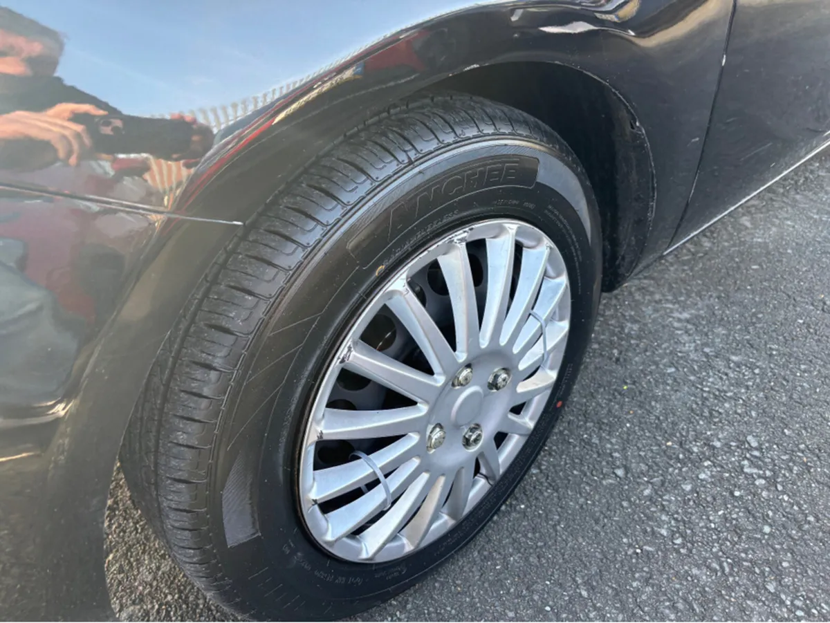 Opel Corsa CORSA-E E 1.4 I 90PS 5DR AUTO Finance A - Image 4