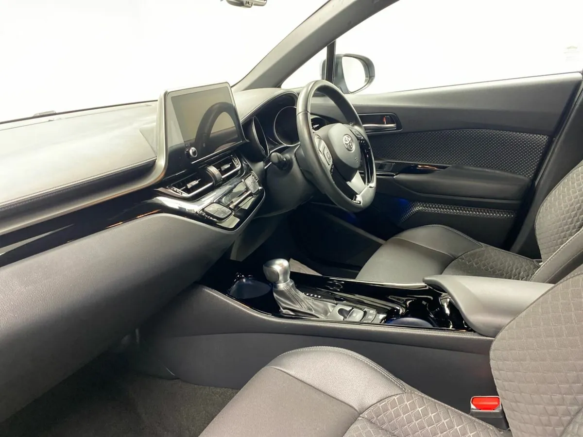 Toyota C-HR 1.8 HYBRID SPORT - Image 3