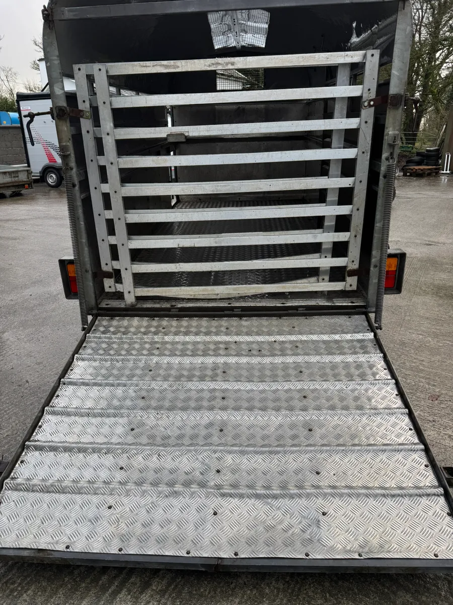 Nugent livestock trailer - Image 3