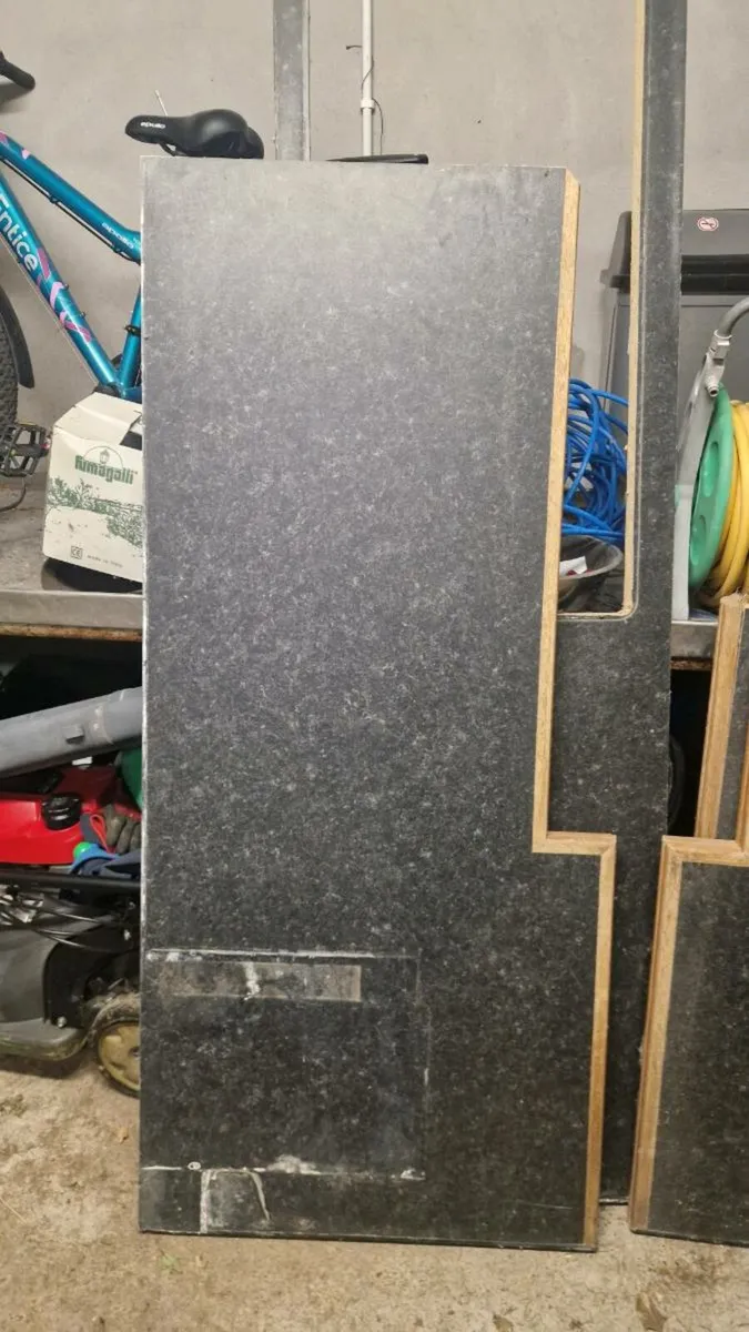 Counter Tops Free to take away - Image 2