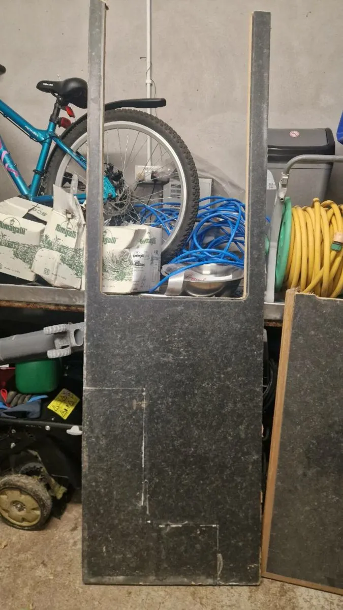 Counter Tops Free to take away - Image 4