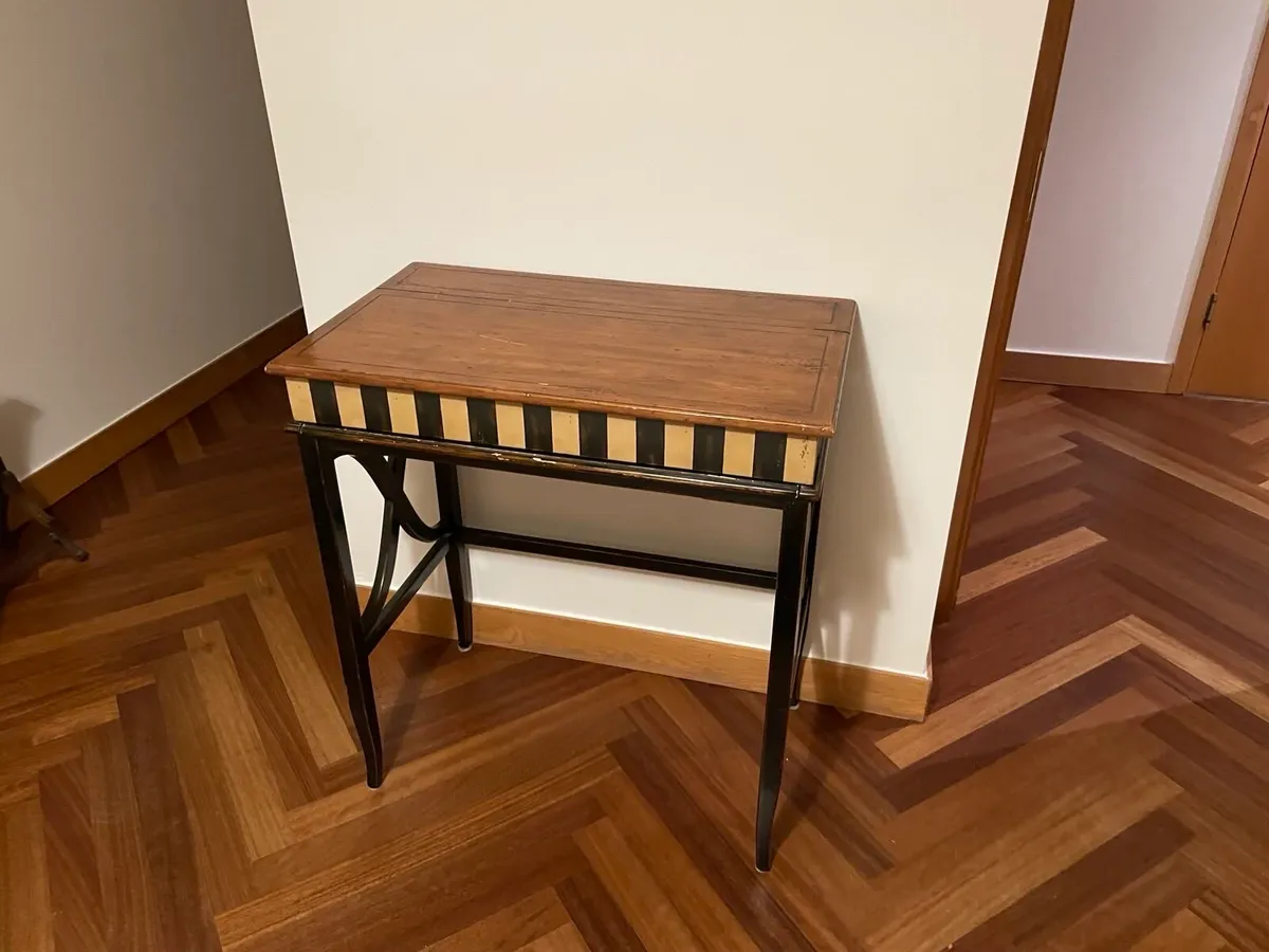 Writing desk - Image 1
