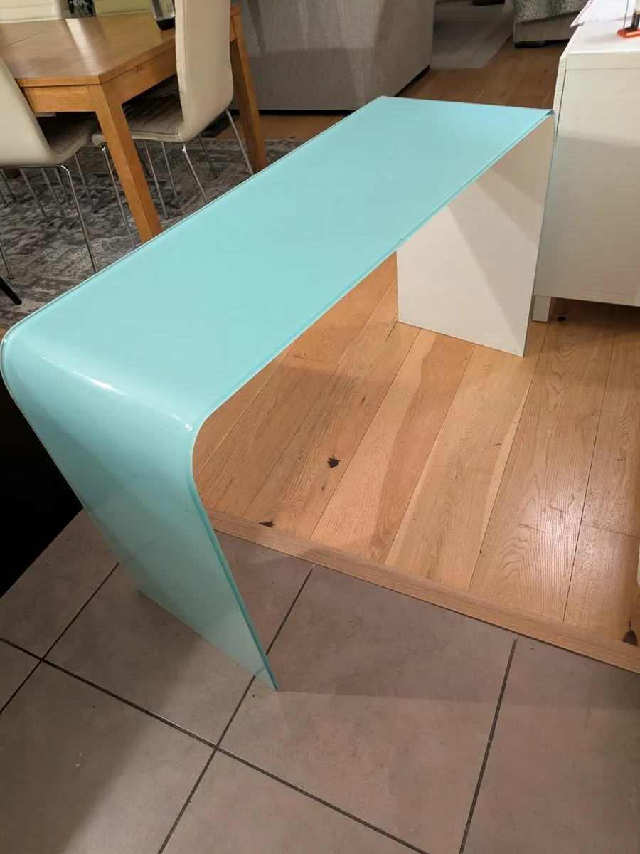 Glass Table - Image 4