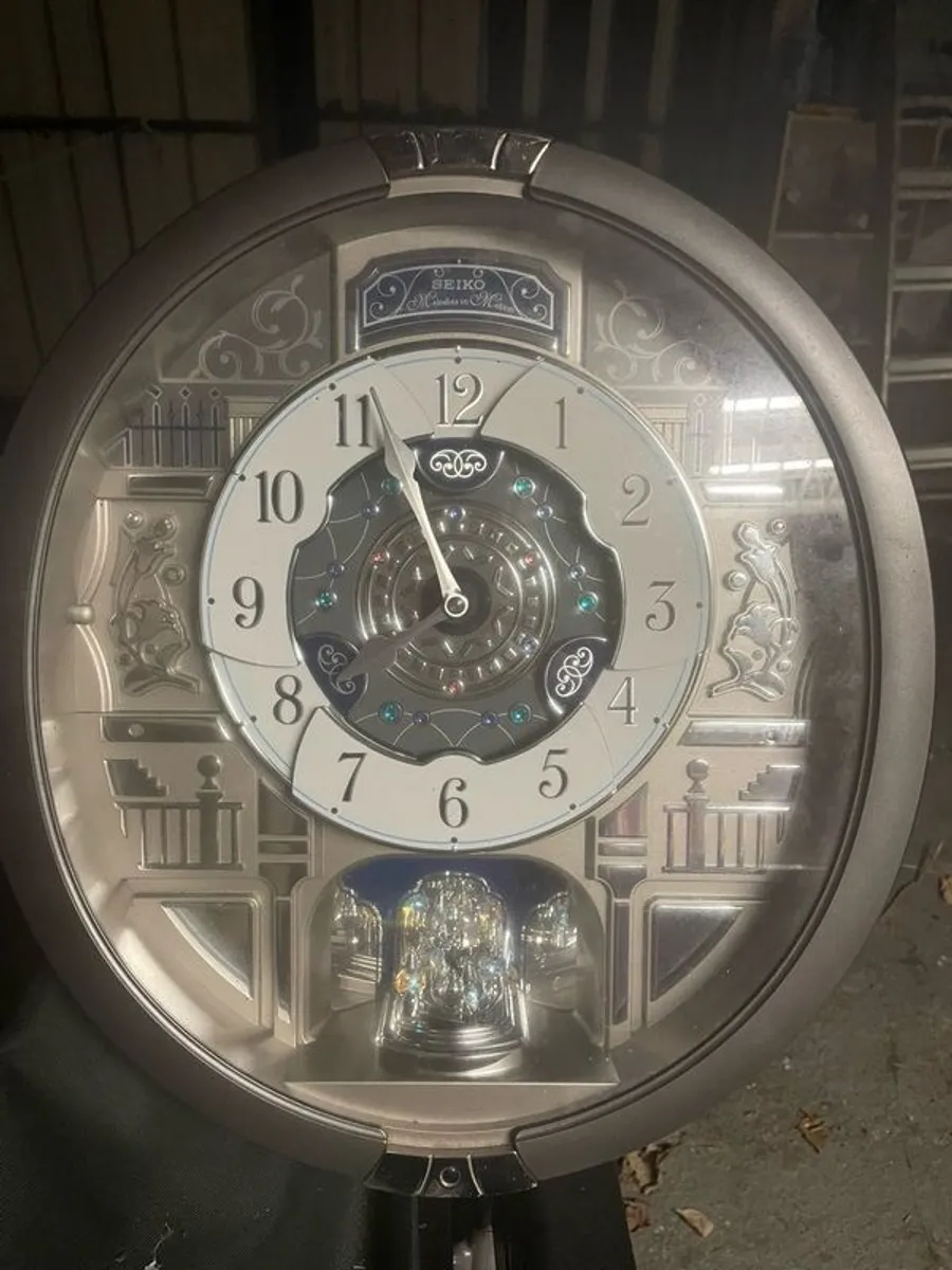 SEIKO Melody in Motion Wall Clock - Image 1