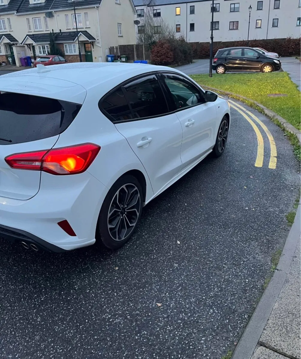 2019 Ford focus ST line immaculate condition - Image 4