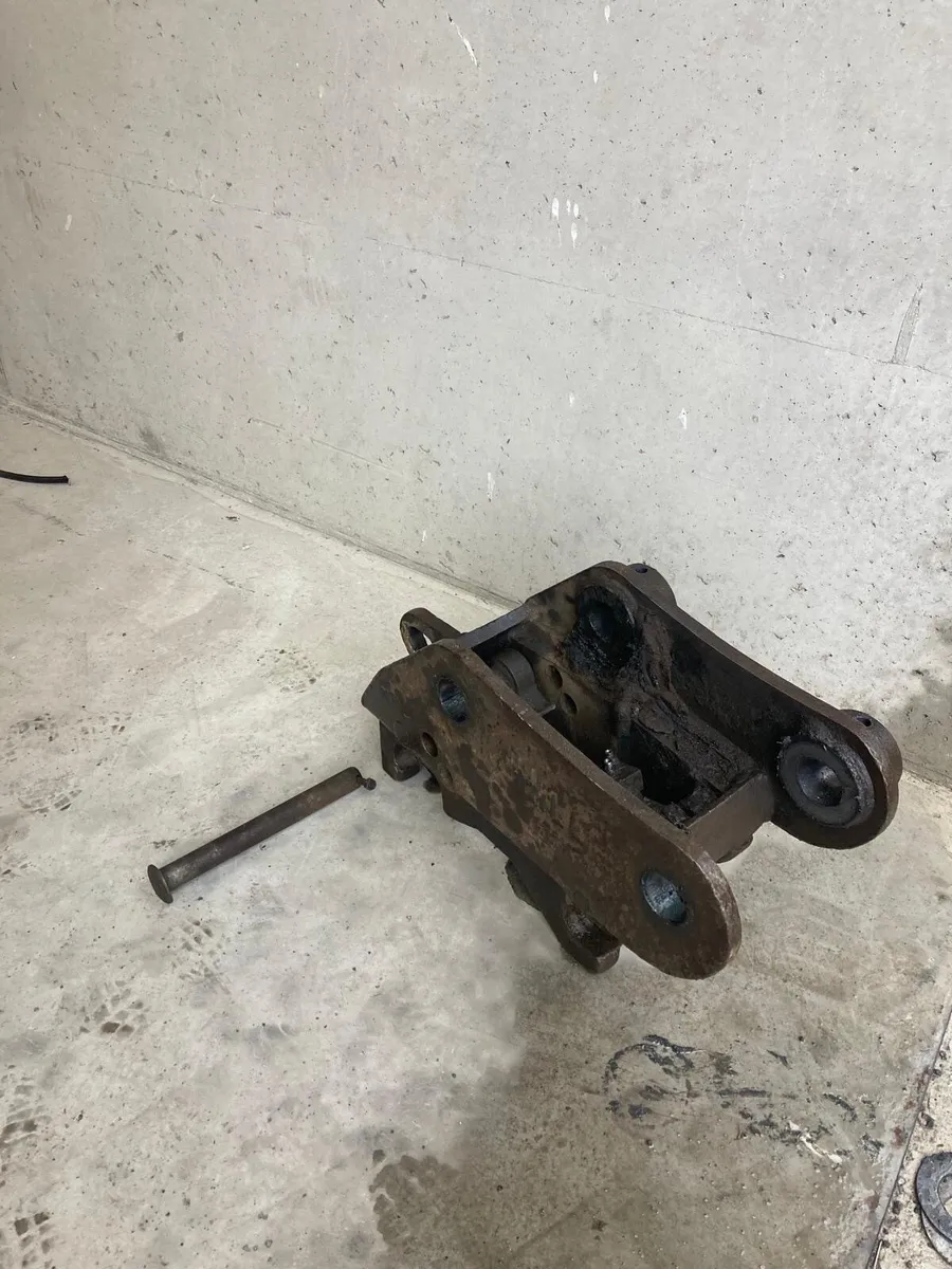 Hill quick hitch 65mm pins - Image 1