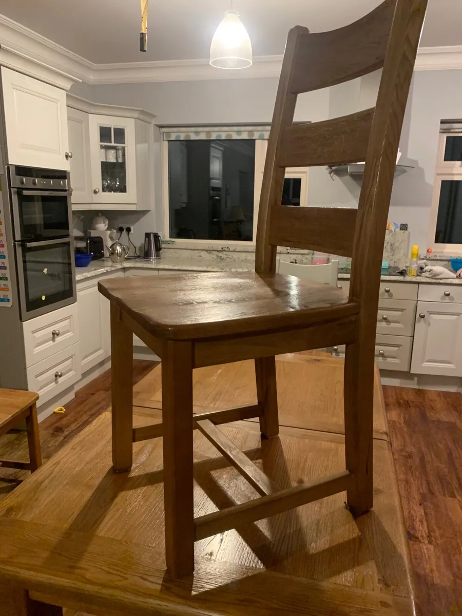 Table & chairs - Image 3