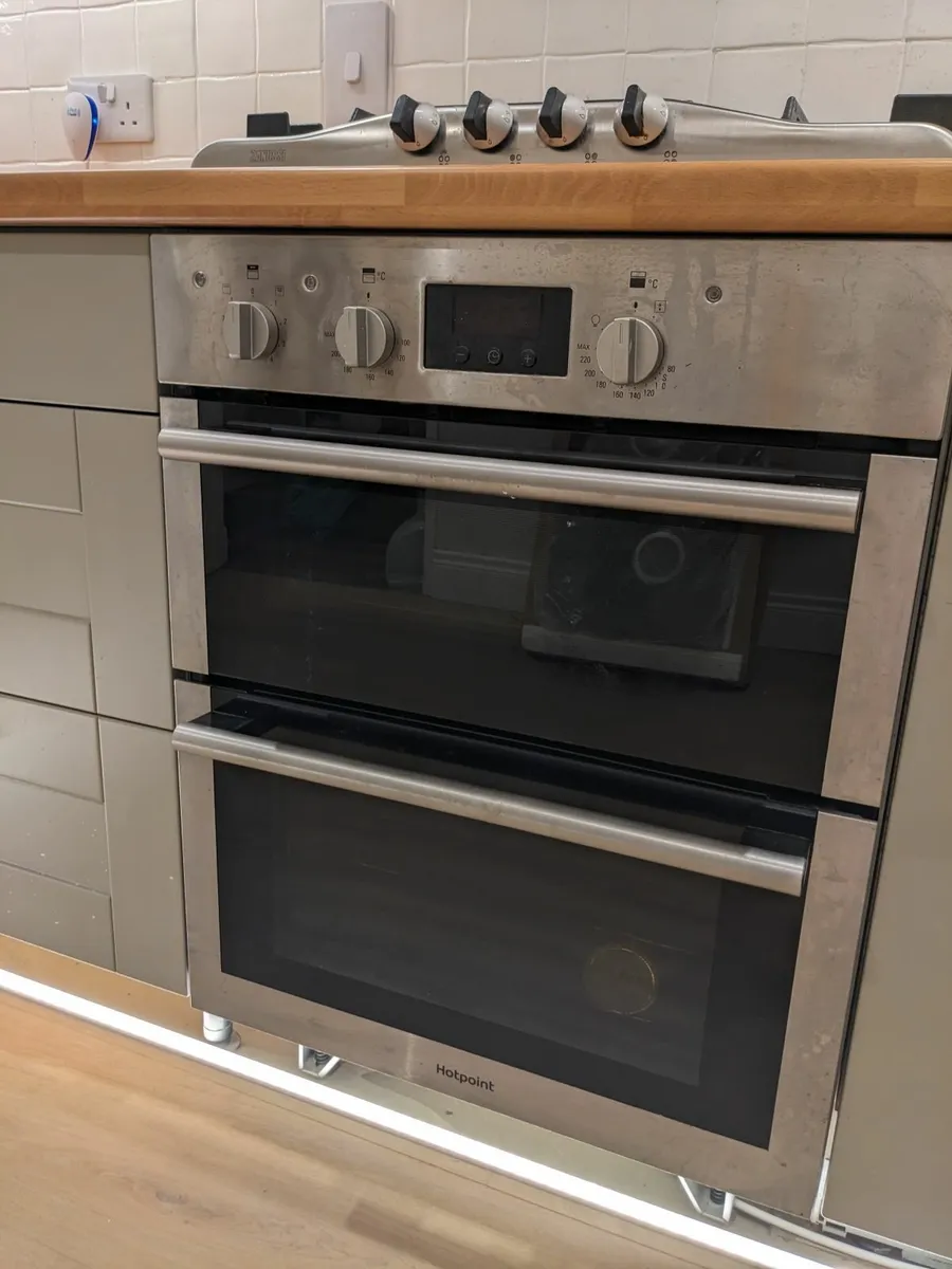 Hotpoint Built Under Double Oven