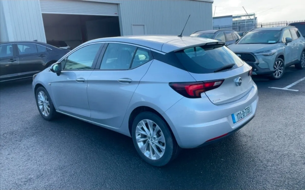 Opel Astra 2017 Diesel - Image 4
