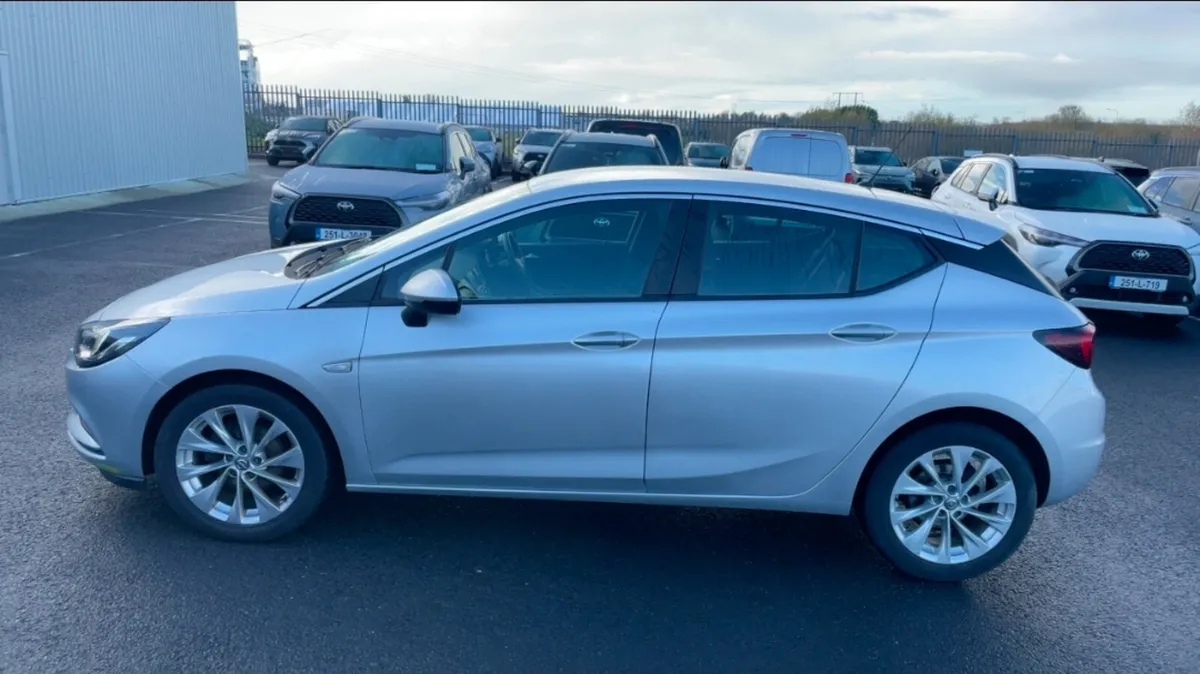 Opel Astra 2017 Diesel - Image 3