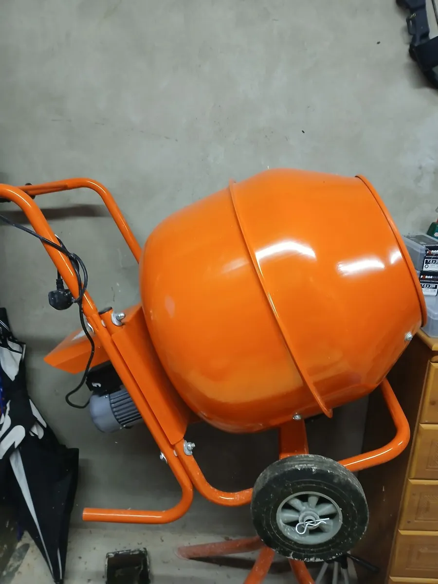 Cement Mixer (230v) - Image 4