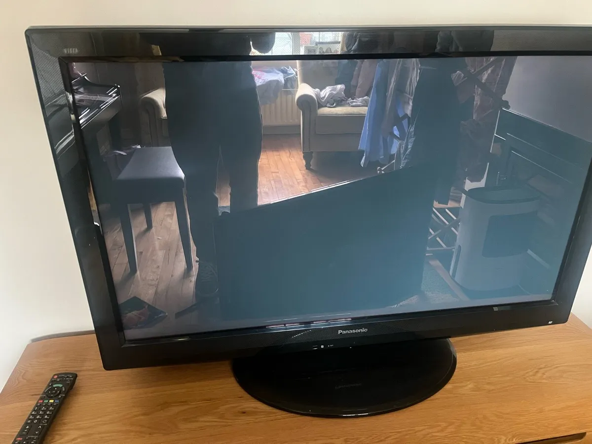 Panasonic plasma 42’’ tv (not a smart tv)