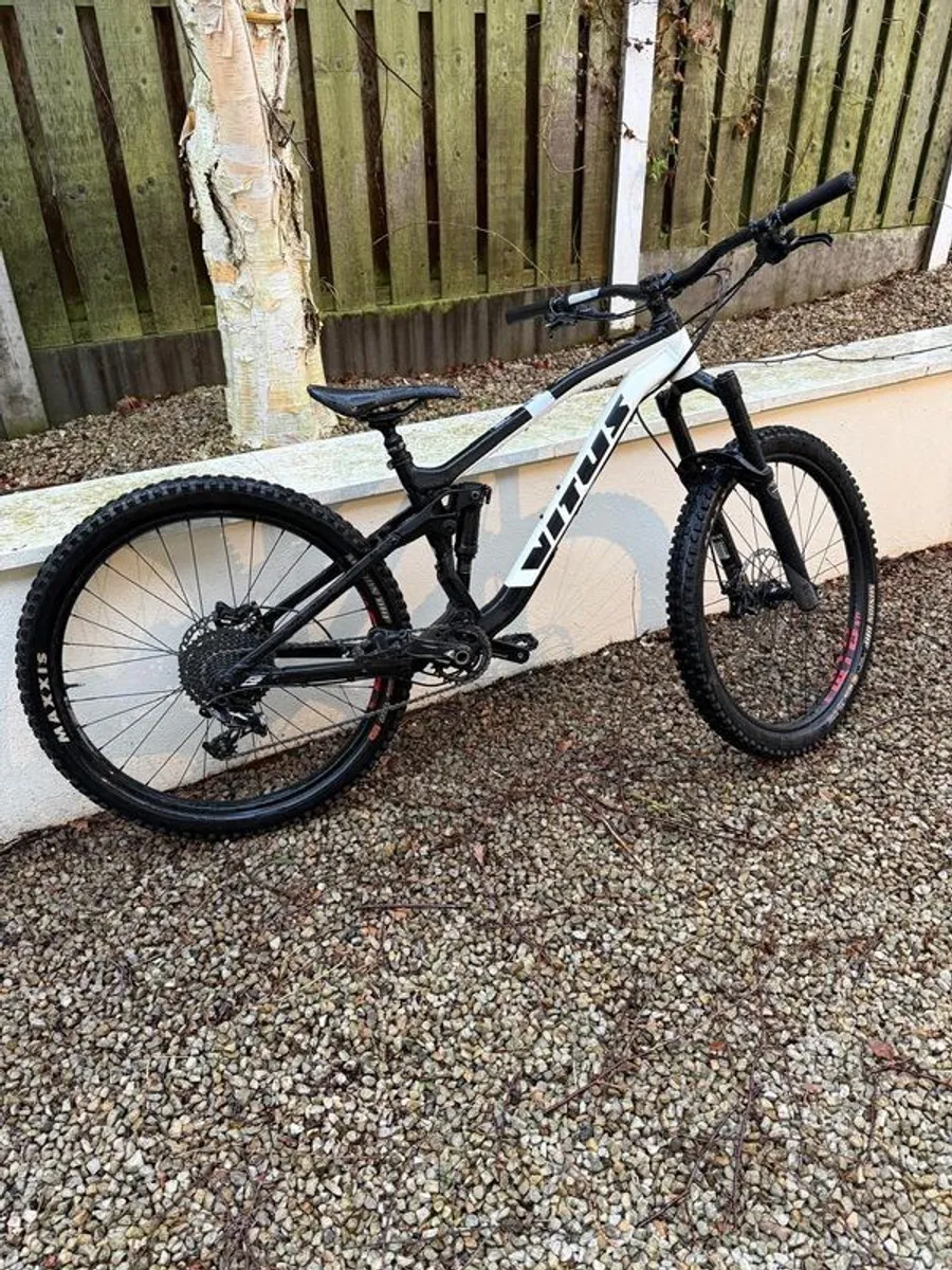 Vitus Sommet 2019 (Size Small) - Image 1