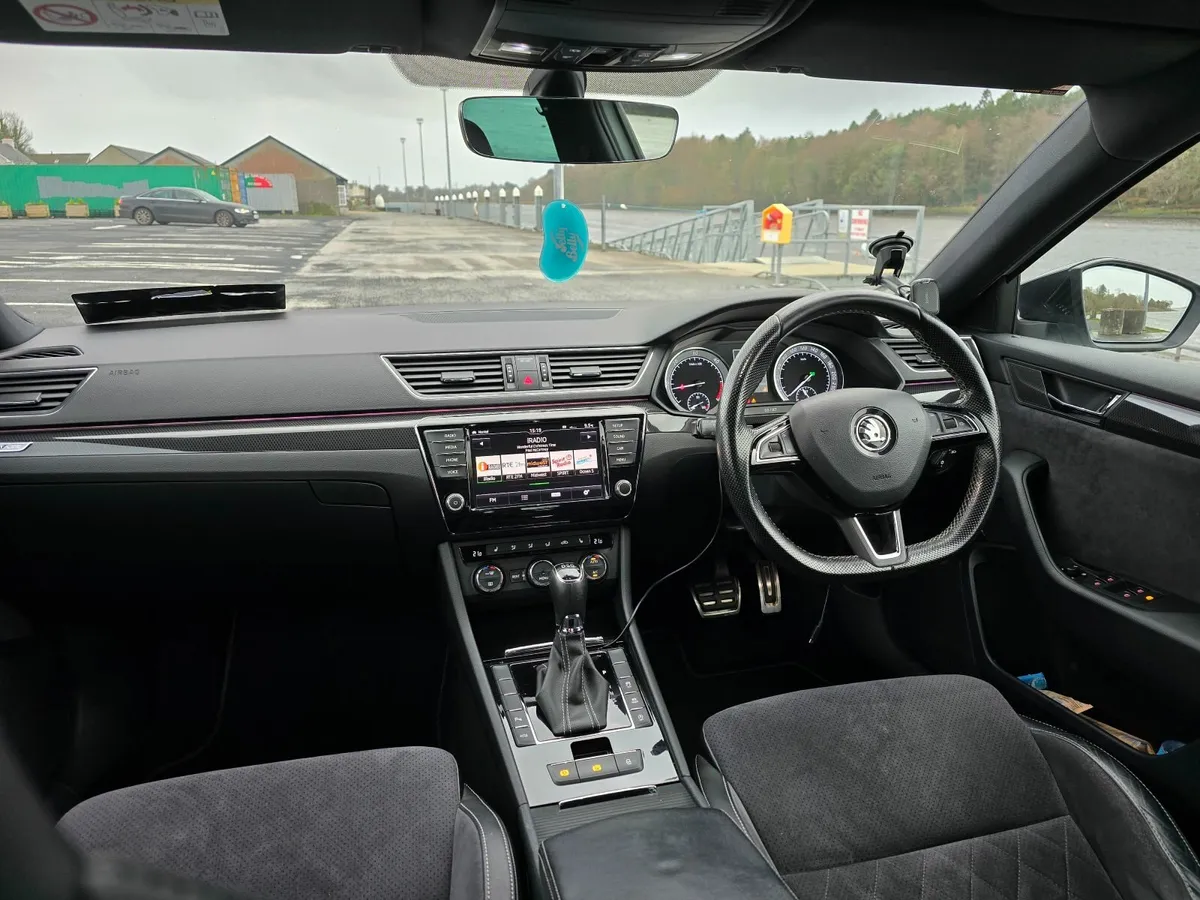 Skoda Superb 2017 - Image 4