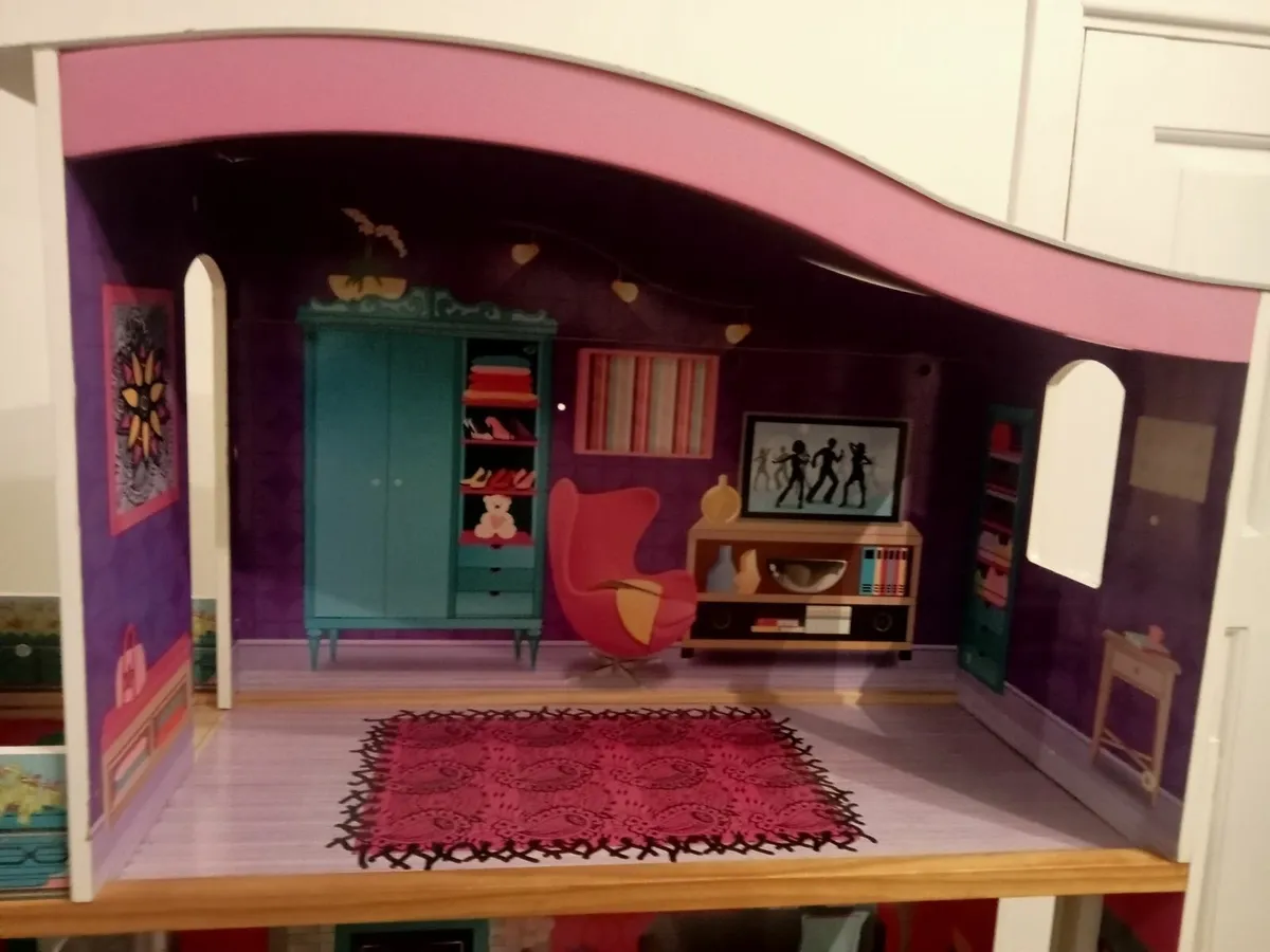 Doll's House - Image 1