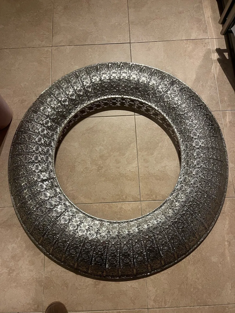 Circular Mirror Surround - Image 1