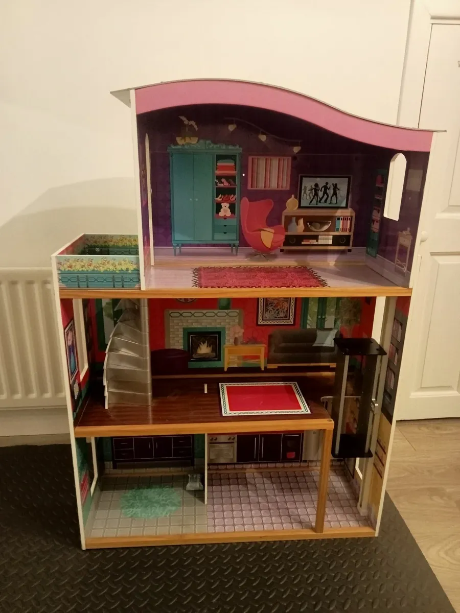 Doll's House - Image 2