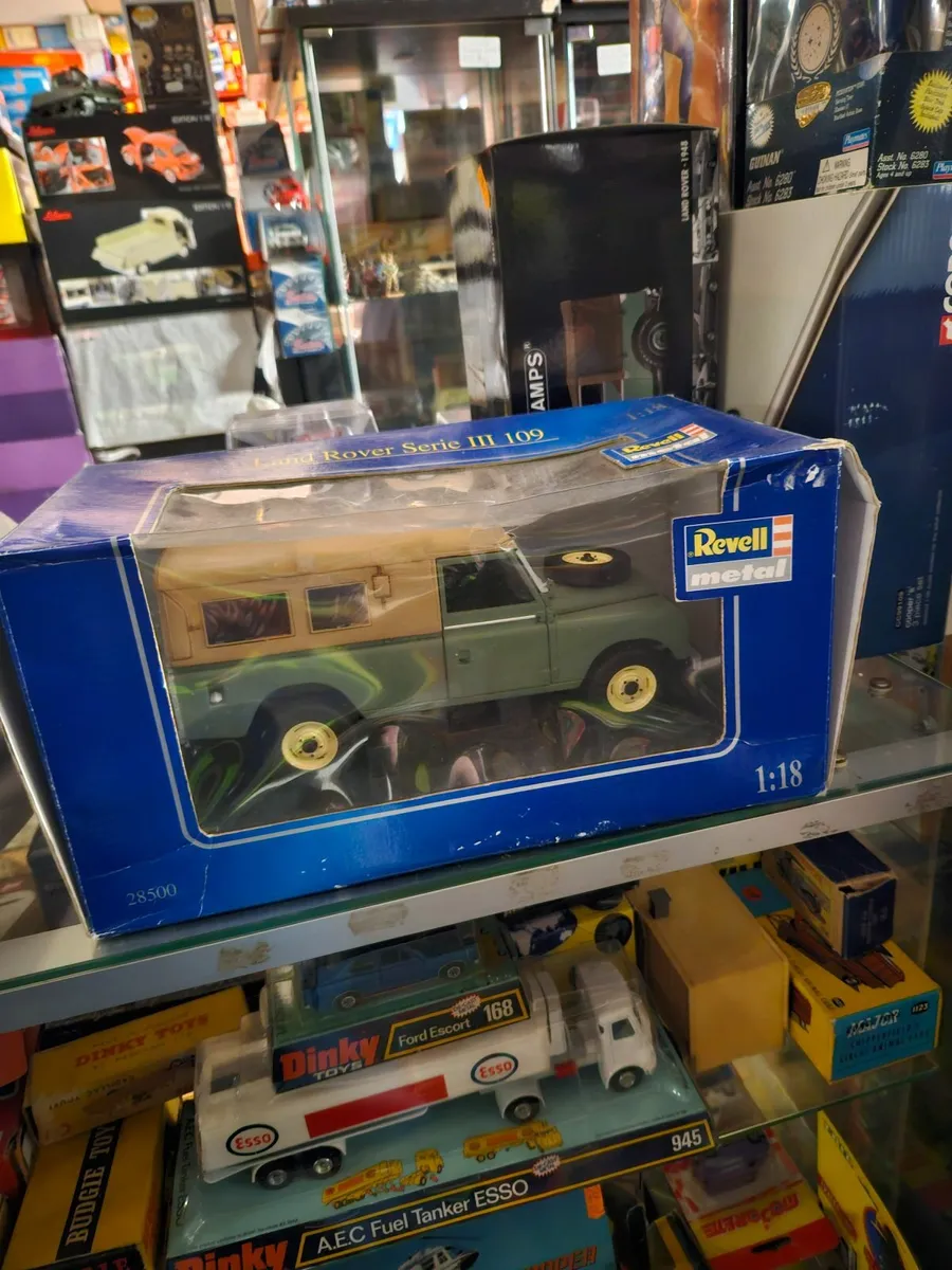 Corgi Revell Landrover 1.18 - Image 1