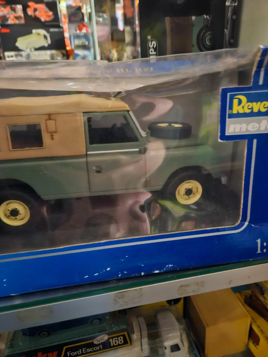 Corgi Revell Landrover 1.18 - Image 3