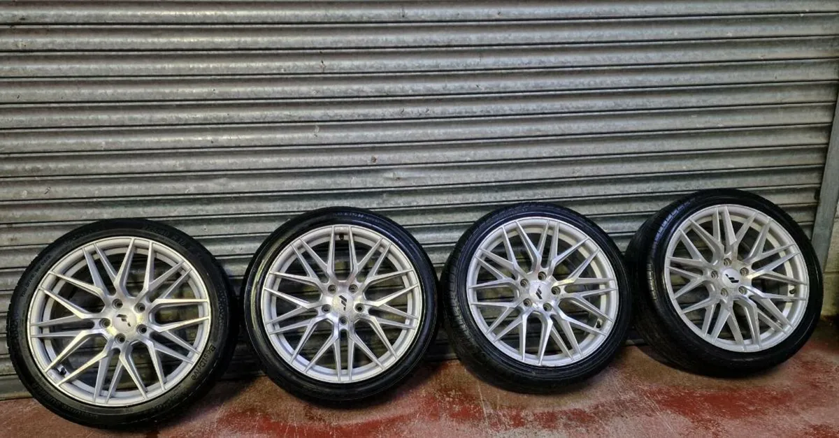 VW Audi 18" Alloys
Japan Racing JR28 - Image 3