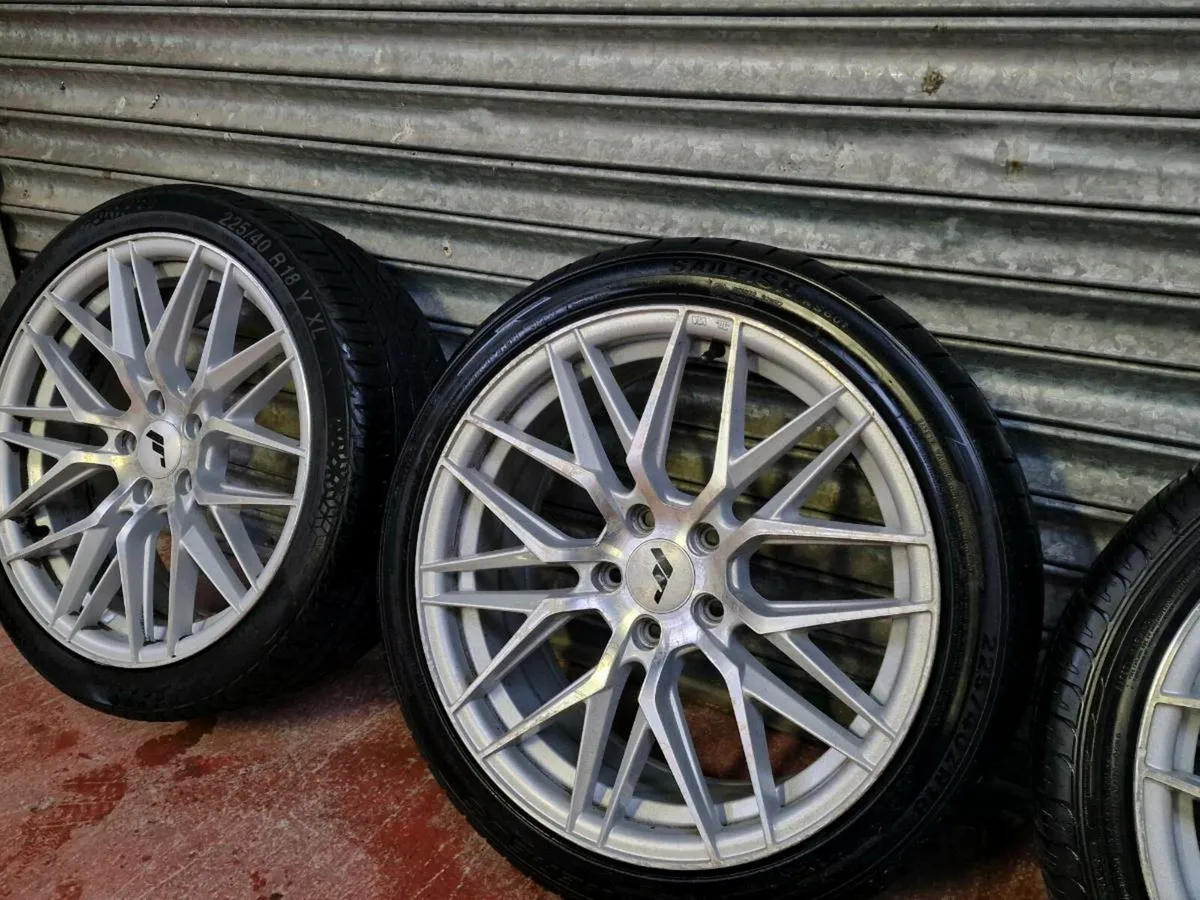 VW Audi 18" Alloys
Japan Racing JR28 - Image 4